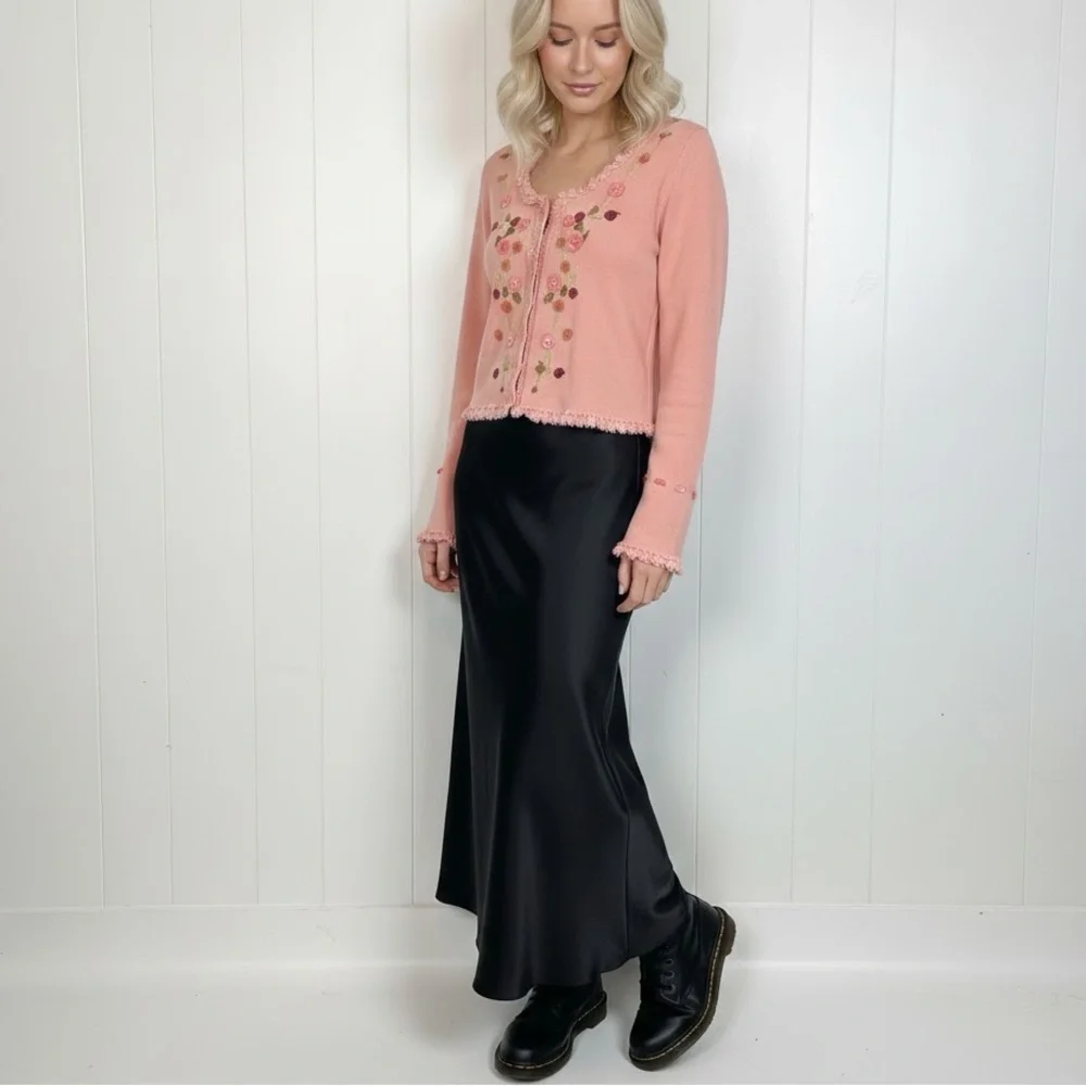 Betsey Johnson Vintage Pink Knit Cardigan Floral Embroidered Sweater whimsy sm - Picture 2 of 12